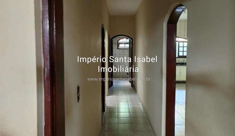 [Aluga casa com 3 Dormitórios _ sem garagem -centro_ Santa Isabel SP _ alugada]