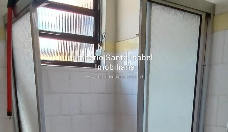 [Vendo casa no centro de Santa Isabel que dá financiamento bancário ]