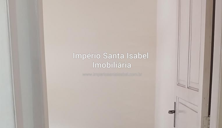 [Vendo casa no centro de Santa Isabel que dá financiamento bancário ]