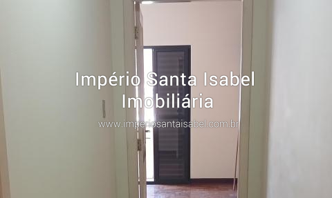 [Vendo casa no centro de Santa Isabel que dá financiamento bancário ]