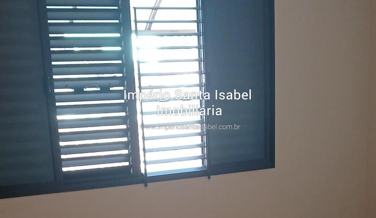 [Vendo casa no centro de Santa Isabel que dá financiamento bancário ]