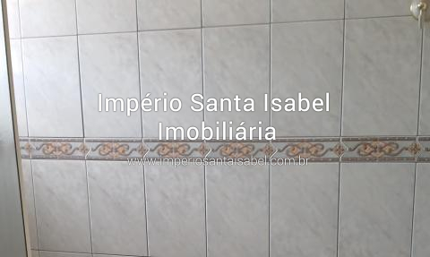 [Vendo casa no centro de Santa Isabel que dá financiamento bancário ]