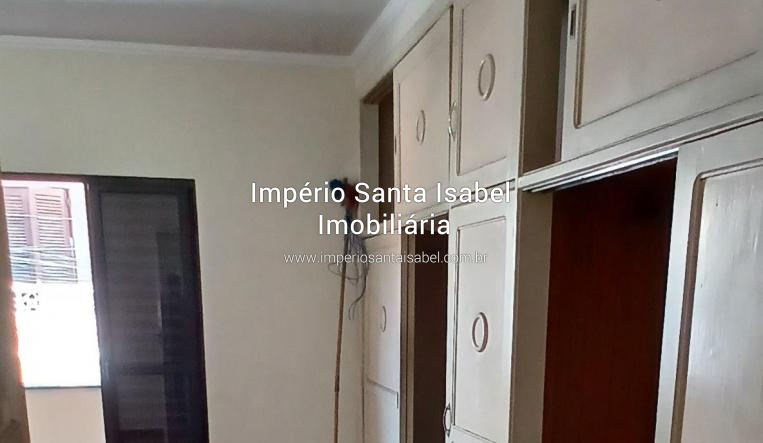 [Vendo casa no centro de Santa Isabel que dá financiamento bancário ]