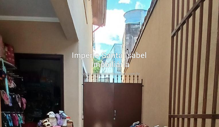 [Vendo casa no centro de Santa Isabel que dá financiamento bancário ]