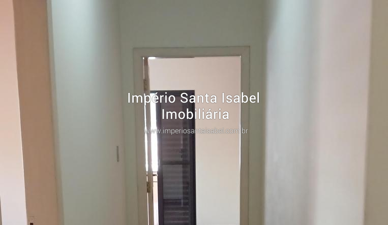 [Vendo casa no centro de Santa Isabel que dá financiamento bancário ]