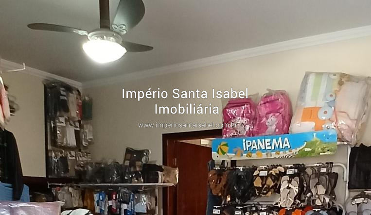 [Vendo casa no centro de Santa Isabel que dá financiamento bancário ]